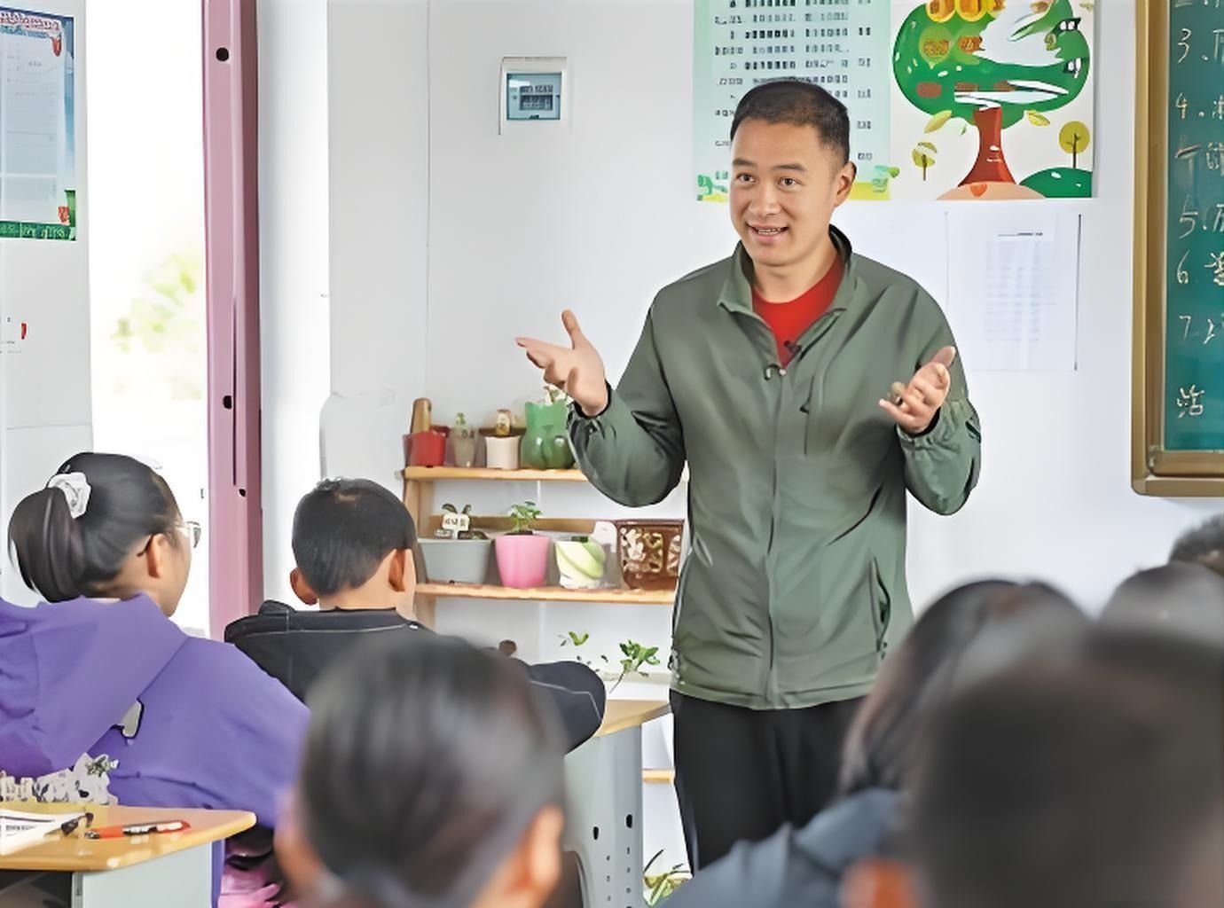 教师袁辉在湖北山区支教十三年